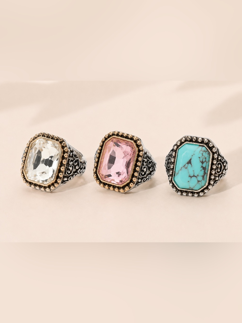 BRAND NEW WITH TAGS Vintage Stretch Statement Ring – Clear, Pink or Turquoise